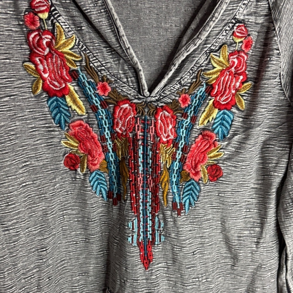 AVANI DEL AMOUR Embroidered Floral Boho Hoodie Tunic • SIZE Large• Gray - Picture 8 of 11